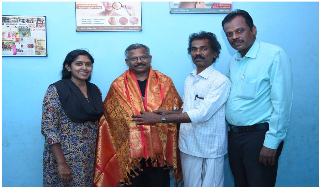 தேனித் தமிழ்ச் சங்கம் சிறப்பித்தல் - படம்