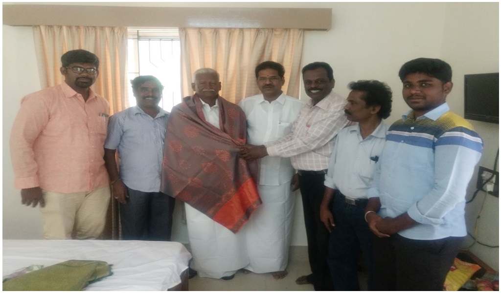 தேனித் தமிழ்ச் சங்கம் சிறப்பித்தல் - படம்