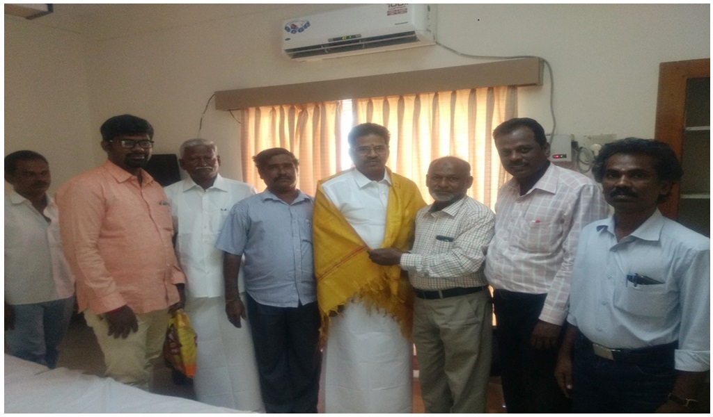 தேனித் தமிழ்ச் சங்கம் சிறப்பித்தல் - படம்